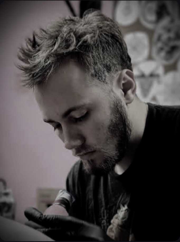 Tattoo Artist Hunter Cole